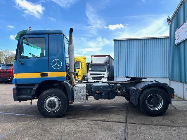 Mercedes-Benz Actros 2040 AS 4x4 FULL STEEL SUSPENSION (ZF16 MANUAL GEARBOX / FULL STEEL SUSPENSION / REDUCTION AXLES / AIRCONDITIONING) - Vetopöytäauto: kuva Mercedes-Benz Actros 2040 AS 4x4 FULL STEEL SUSPENSION (ZF16 MANUAL GEARBOX / FULL STEEL SUSPENSION / REDUCTION AXLES / AIRCONDITIONING) - Vetopöytäauto Mercedes-Benz Actros 2040 AS 4x4 FULL STEEL SUSPENSION (ZF16 MANUAL GEARBOX / FULL STEEL SUSPENSION / REDUCTION AXLES / AIRCONDITIONING) - Vetopöytäauto: kuva Mercedes-Benz Actros 2040 AS 4x4 FULL STEEL SUSPENSION (ZF16 MANUAL GEARBOX / FULL STEEL SUSPENSION / REDUCTION AXLES / AIRCONDITIONING) - Vetopöytäauto