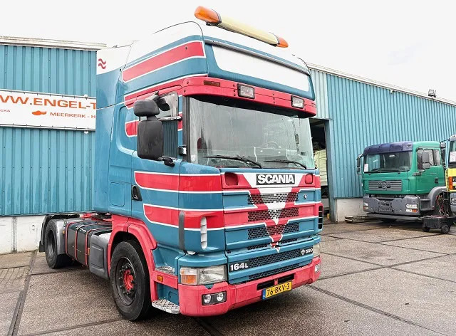 Scania R164-580 V8 TOPLINE COLLECTORS ITEM!! / APK 10-2026!! (12+2 MANUAL GEARBOX / RETARDER / AIRCONDITIONING / 2x TANK / ETC.) - Vetopöytäauto: kuva Scania R164-580 V8 TOPLINE COLLECTORS ITEM!! / APK 10-2026!! (12+2 MANUAL GEARBOX / RETARDER / AIRCONDITIONING / 2x TANK / ETC.) - Vetopöytäauto Scania R164-580 V8 TOPLINE COLLECTORS ITEM!! / APK 10-2026!! (12+2 MANUAL GEARBOX / RETARDER / AIRCONDITIONING / 2x TANK / ETC.) - Vetopöytäauto: kuva Scania R164-580 V8 TOPLINE COLLECTORS ITEM!! / APK 10-2026!! (12+2 MANUAL GEARBOX / RETARDER / AIRCONDITIONING / 2x TANK / ETC.) - Vetopöytäauto