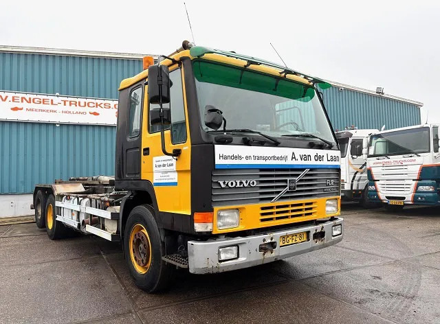 Volvo FL 12.380 6x2 A-RIDE (ORIGINAL DUTCH) HOOK-ARM CONTAINER SYSTEM (FULL STEEL SUSPENSION / REDUCTION AXLE / 10 TIRES / 8.000 KG. F - Koukkulava kuorma-auto: kuva Volvo FL 12.380 6x2 A-RIDE (ORIGINAL DUTCH) HOOK-ARM CONTAINER SYSTEM (FULL STEEL SUSPENSION / REDUCTION AXLE / 10 TIRES / 8.000 KG. F - Koukkulava kuorma-auto Volvo FL 12.380 6x2 A-RIDE (ORIGINAL DUTCH) HOOK-ARM CONTAINER SYSTEM (FULL STEEL SUSPENSION / REDUCTION AXLE / 10 TIRES / 8.000 KG. F - Koukkulava kuorma-auto: kuva Volvo FL 12.380 6x2 A-RIDE (ORIGINAL DUTCH) HOOK-ARM CONTAINER SYSTEM (FULL STEEL SUSPENSION / REDUCTION AXLE / 10 TIRES / 8.000 KG. F - Koukkulava kuorma-auto