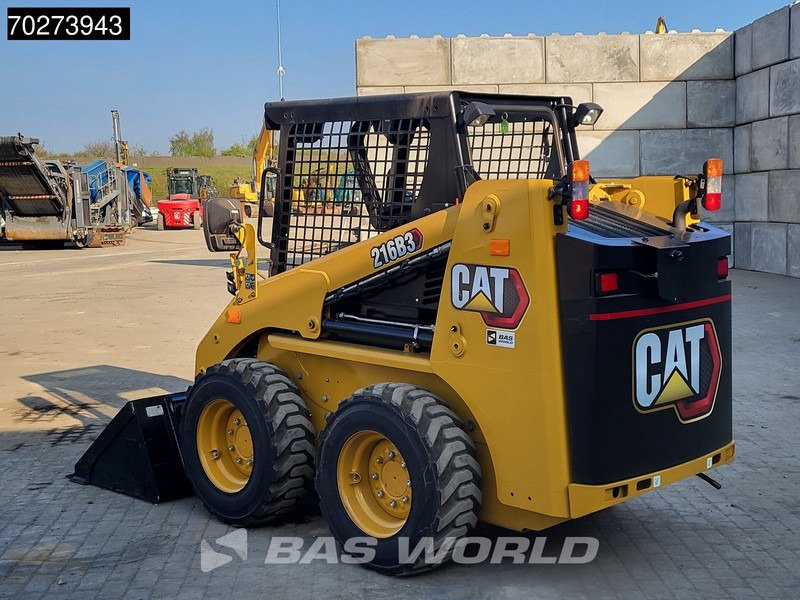 Caterpillar 216 B3 - Liukuohjattu kuormaaja: kuva Caterpillar 216 B3 - Liukuohjattu kuormaaja Caterpillar 216 B3 - Liukuohjattu kuormaaja: kuva Caterpillar 216 B3 - Liukuohjattu kuormaaja