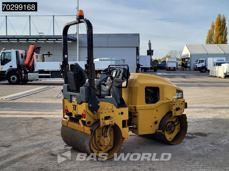 Caterpillar CB2.7 - Jyrä: kuva Caterpillar CB2.7 - Jyrä Caterpillar CB2.7 - Jyrä: kuva Caterpillar CB2.7 - Jyrä