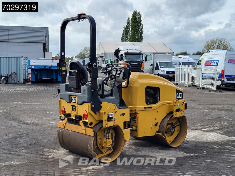 Caterpillar CB2.7 - Jyrä: kuva Caterpillar CB2.7 - Jyrä Caterpillar CB2.7 - Jyrä: kuva Caterpillar CB2.7 - Jyrä