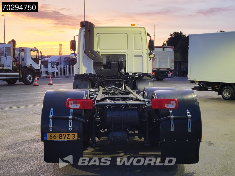 DAF CF 300 6X2 NEW chassis Lift/Steering Axle ACC Retarder Euro 6 - Kuorma-auto alusta: kuva DAF CF 300 6X2 NEW chassis Lift/Steering Axle ACC Retarder Euro 6 - Kuorma-auto alusta DAF CF 300 6X2 NEW chassis Lift/Steering Axle ACC Retarder Euro 6 - Kuorma-auto alusta: kuva DAF CF 300 6X2 NEW chassis Lift/Steering Axle ACC Retarder Euro 6 - Kuorma-auto alusta