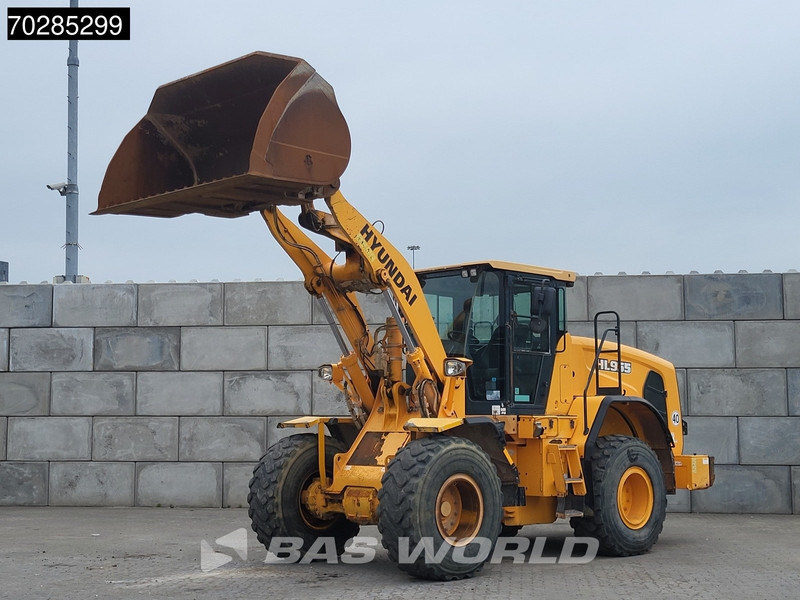 Hyundai HL955 - Pyöräkuormaaja: kuva Hyundai HL955 - Pyöräkuormaaja Hyundai HL955 - Pyöräkuormaaja: kuva Hyundai HL955 - Pyöräkuormaaja