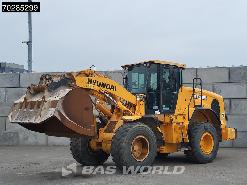 Hyundai HL955 - Pyöräkuormaaja: kuva Hyundai HL955 - Pyöräkuormaaja Hyundai HL955 - Pyöräkuormaaja: kuva Hyundai HL955 - Pyöräkuormaaja