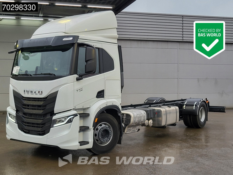 Iveco S-WAY 340 4X2 NEW! Chassis Automatic LED ACC Euro 6 - Kuorma-auto alusta: kuva Iveco S-WAY 340 4X2 NEW! Chassis Automatic LED ACC Euro 6 - Kuorma-auto alusta Iveco S-WAY 340 4X2 NEW! Chassis Automatic LED ACC Euro 6 - Kuorma-auto alusta: kuva Iveco S-WAY 340 4X2 NEW! Chassis Automatic LED ACC Euro 6 - Kuorma-auto alusta