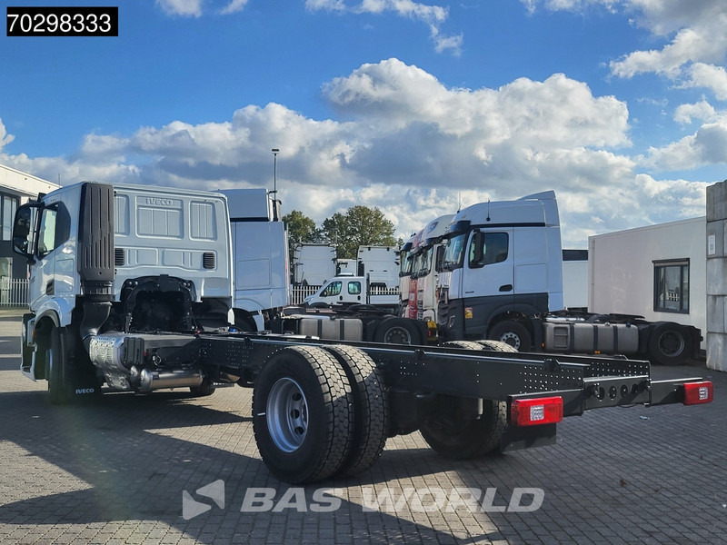 Iveco S-Way 340 4X2 NEW! Chassis Automatic Navi LED Euro 6 - Kuorma-auto alusta: kuva Iveco S-Way 340 4X2 NEW! Chassis Automatic Navi LED Euro 6 - Kuorma-auto alusta Iveco S-Way 340 4X2 NEW! Chassis Automatic Navi LED Euro 6 - Kuorma-auto alusta: kuva Iveco S-Way 340 4X2 NEW! Chassis Automatic Navi LED Euro 6 - Kuorma-auto alusta