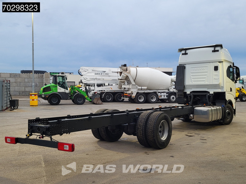 Iveco S-Way 420 4X2 NEW! Chassis, Automatic Standklima 2xTanks Euro 6 - Kuorma-auto alusta: kuva Iveco S-Way 420 4X2 NEW! Chassis, Automatic Standklima 2xTanks Euro 6 - Kuorma-auto alusta Iveco S-Way 420 4X2 NEW! Chassis, Automatic Standklima 2xTanks Euro 6 - Kuorma-auto alusta: kuva Iveco S-Way 420 4X2 NEW! Chassis, Automatic Standklima 2xTanks Euro 6 - Kuorma-auto alusta