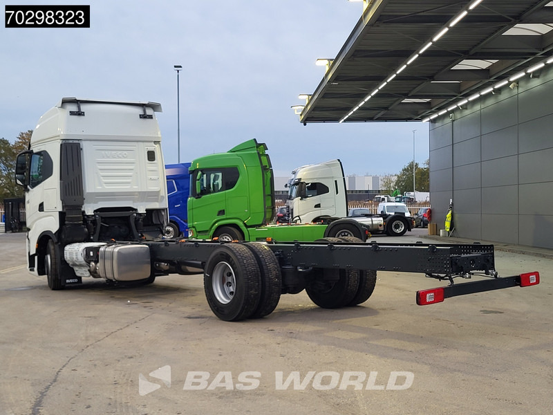 Iveco S-Way 420 4X2 NEW! Chassis, Automatic Standklima 2xTanks Euro 6 - Kuorma-auto alusta: kuva Iveco S-Way 420 4X2 NEW! Chassis, Automatic Standklima 2xTanks Euro 6 - Kuorma-auto alusta Iveco S-Way 420 4X2 NEW! Chassis, Automatic Standklima 2xTanks Euro 6 - Kuorma-auto alusta: kuva Iveco S-Way 420 4X2 NEW! Chassis, Automatic Standklima 2xTanks Euro 6 - Kuorma-auto alusta