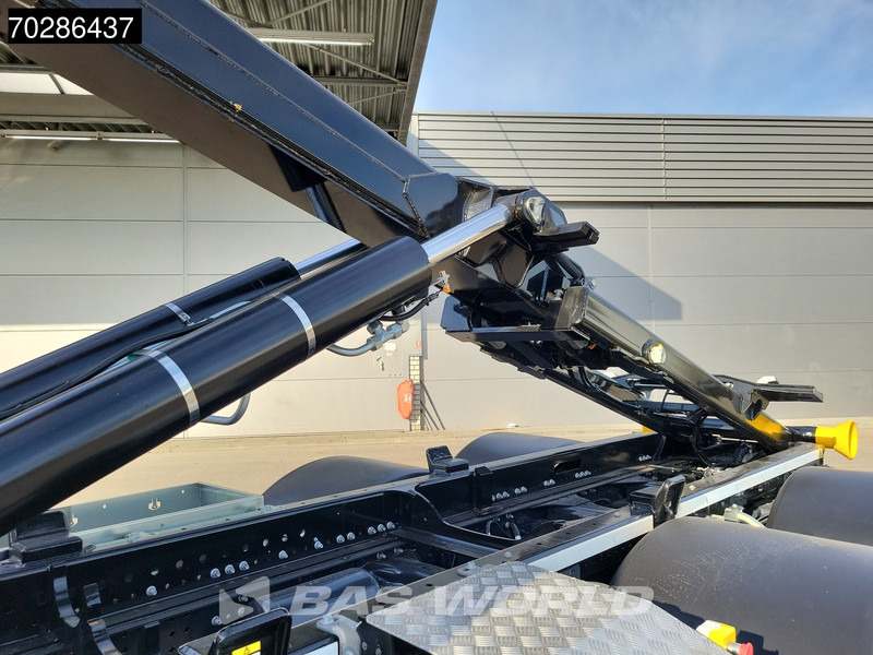 Iveco X-Way 580 6X2 Palfinger PHT20SLD5 Hooklift Lift+steering Axle Automatic Navi ACC LED Euro 6 - Koukkulava kuorma-auto: kuva Iveco X-Way 580 6X2 Palfinger PHT20SLD5 Hooklift Lift+steering Axle Automatic Navi ACC LED Euro 6 - Koukkulava kuorma-auto Iveco X-Way 580 6X2 Palfinger PHT20SLD5 Hooklift Lift+steering Axle Automatic Navi ACC LED Euro 6 - Koukkulava kuorma-auto: kuva Iveco X-Way 580 6X2 Palfinger PHT20SLD5 Hooklift Lift+steering Axle Automatic Navi ACC LED Euro 6 - Koukkulava kuorma-auto