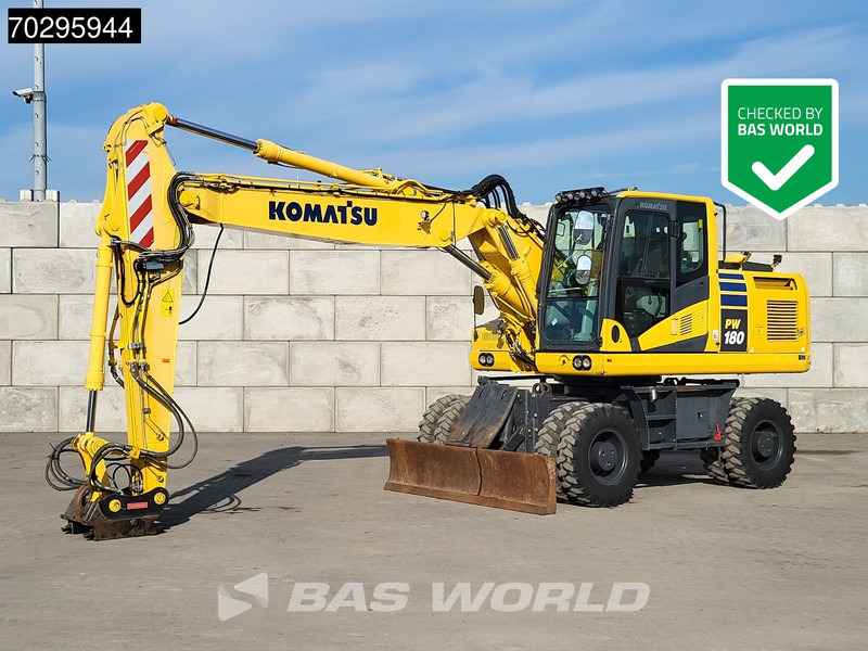 Komatsu PW180 -11 - Pyöräalustainen kaivinkone: kuva Komatsu PW180 -11 - Pyöräalustainen kaivinkone Komatsu PW180 -11 - Pyöräalustainen kaivinkone: kuva Komatsu PW180 -11 - Pyöräalustainen kaivinkone
