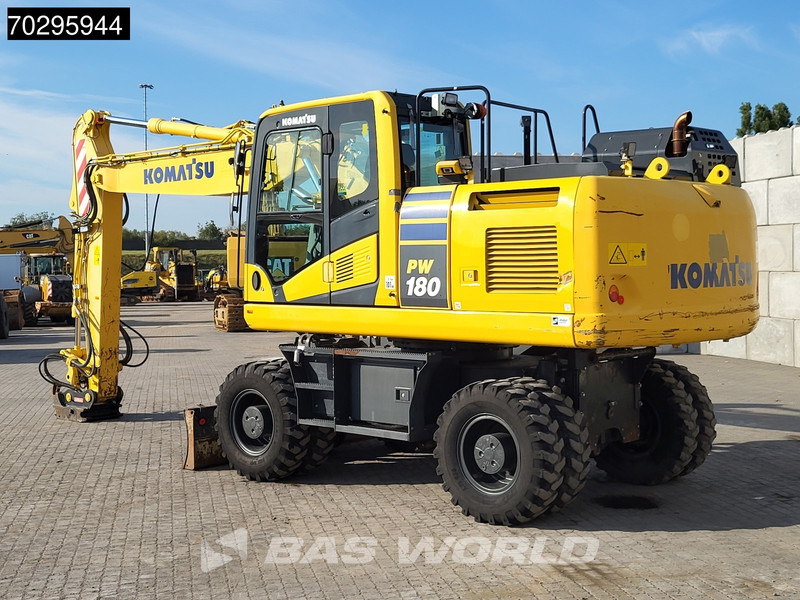 Komatsu PW180 -11 - Pyöräalustainen kaivinkone: kuva Komatsu PW180 -11 - Pyöräalustainen kaivinkone Komatsu PW180 -11 - Pyöräalustainen kaivinkone: kuva Komatsu PW180 -11 - Pyöräalustainen kaivinkone