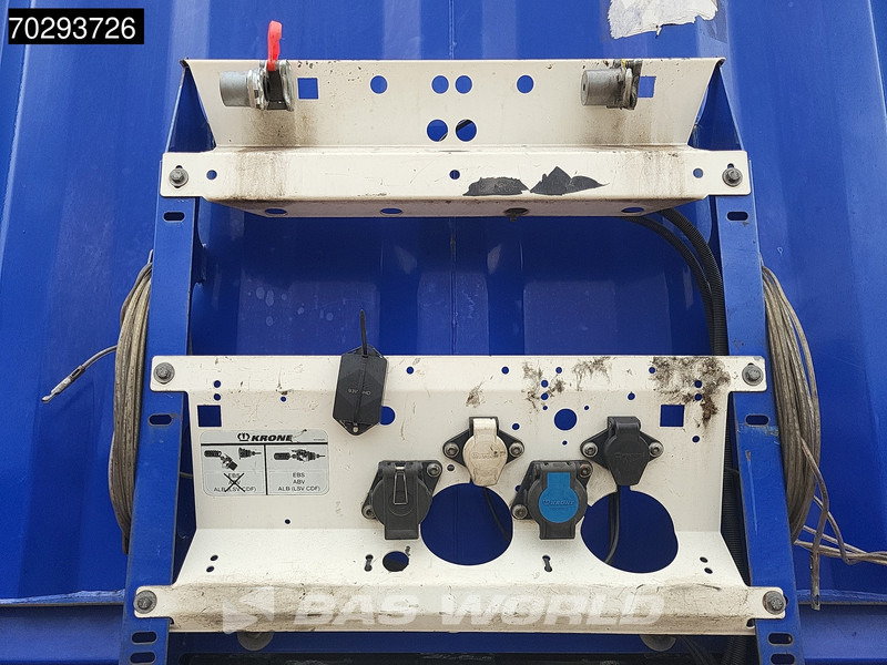 Krone SD APK 07/26 Boards Anti Vandalism Liftachse - Pressukapellipuoliperävaunu: kuva Krone SD APK 07/26 Boards Anti Vandalism Liftachse - Pressukapellipuoliperävaunu Krone SD APK 07/26 Boards Anti Vandalism Liftachse - Pressukapellipuoliperävaunu: kuva Krone SD APK 07/26 Boards Anti Vandalism Liftachse - Pressukapellipuoliperävaunu