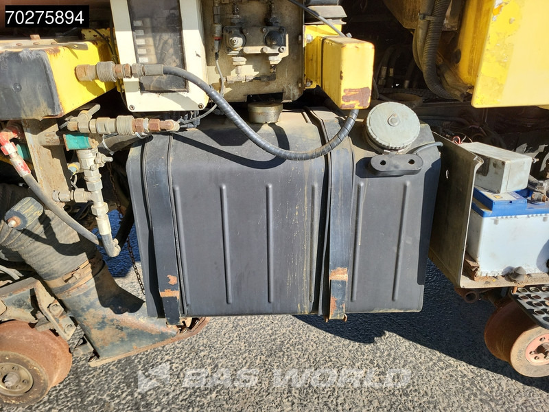 Leasing Mercedes-Benz Unimog 1650 4X4 Assaloni Vaccuum truck 4x4 Railway Manual Euro 2 Mercedes-Benz Unimog 1650 4X4 Assaloni Vaccuum truck 4x4 Railway Manual Euro 2: kuva Leasing Mercedes-Benz Unimog 1650 4X4 Assaloni Vaccuum truck 4x4 Railway Manual Euro 2 Mercedes-Benz Unimog 1650 4X4 Assaloni Vaccuum truck 4x4 Railway Manual Euro 2