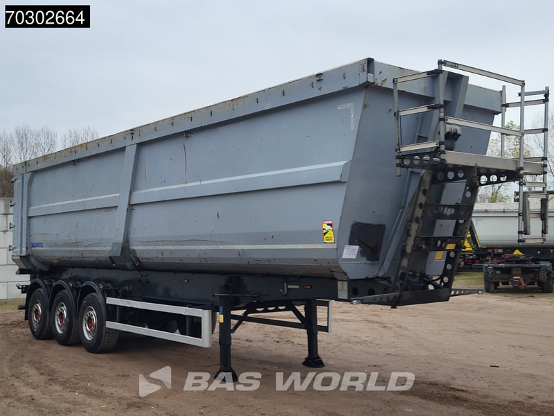 Schmitz Cargobull SGF*S3 3 axles TUV 05/26 Lifting Axle 55m3 - Kippiauto puoliperävaunu: kuva Schmitz Cargobull SGF*S3 3 axles TUV 05/26 Lifting Axle 55m3 - Kippiauto puoliperävaunu Schmitz Cargobull SGF*S3 3 axles TUV 05/26 Lifting Axle 55m3 - Kippiauto puoliperävaunu: kuva Schmitz Cargobull SGF*S3 3 axles TUV 05/26 Lifting Axle 55m3 - Kippiauto puoliperävaunu