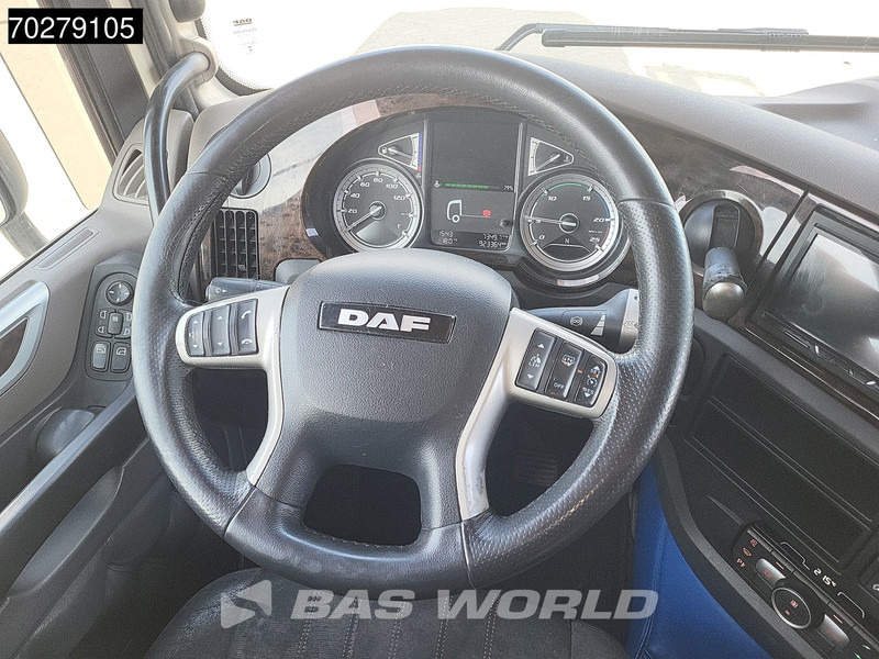 Interior photo 2: Vetopöytäauto DAF XF 450 4X2 NL-Truck 2x Tanks Standklima