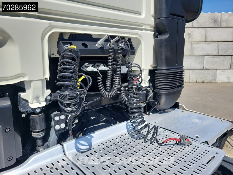 Vetopöytäauto DAF XF 450 4X2 SSC PTO ACC Standklima Euro 6: kuva Vetopöytäauto DAF XF 450 4X2 SSC PTO ACC Standklima Euro 6