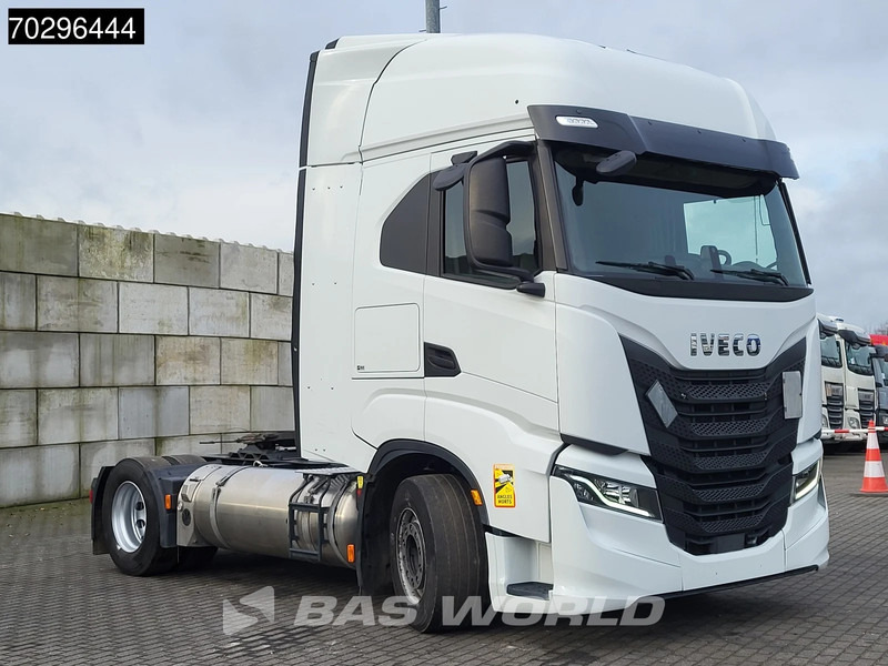 Iveco S-Way 460 S-Way 4X2 LNG Retarder 2X Tanks - Vetopöytäauto: kuva Iveco S-Way 460 S-Way 4X2 LNG Retarder 2X Tanks - Vetopöytäauto Iveco S-Way 460 S-Way 4X2 LNG Retarder 2X Tanks - Vetopöytäauto: kuva Iveco S-Way 460 S-Way 4X2 LNG Retarder 2X Tanks - Vetopöytäauto