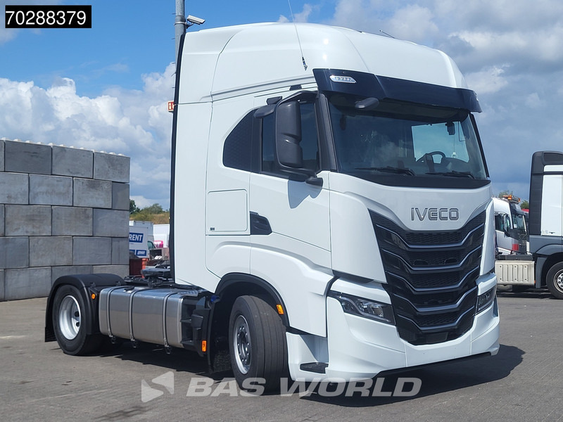 Iveco S-Way 580 4X2 NEW! 2x Tanks Navi ACC Standklima - Vetopöytäauto: kuva Iveco S-Way 580 4X2 NEW! 2x Tanks Navi ACC Standklima - Vetopöytäauto Iveco S-Way 580 4X2 NEW! 2x Tanks Navi ACC Standklima - Vetopöytäauto: kuva Iveco S-Way 580 4X2 NEW! 2x Tanks Navi ACC Standklima - Vetopöytäauto