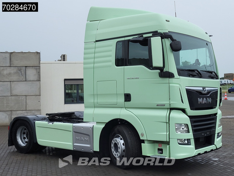 MAN TGX 18.460 TGX 4X2 XLX Retarder 2xTanks Standklima Euro 6 - Vetopöytäauto: kuva MAN TGX 18.460 TGX 4X2 XLX Retarder 2xTanks Standklima Euro 6 - Vetopöytäauto MAN TGX 18.460 TGX 4X2 XLX Retarder 2xTanks Standklima Euro 6 - Vetopöytäauto: kuva MAN TGX 18.460 TGX 4X2 XLX Retarder 2xTanks Standklima Euro 6 - Vetopöytäauto