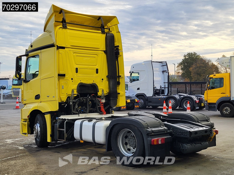 Mercedes-Benz Actros 1833 4X2 StreamSpace 80% Tyres 2xTanks Full-Air - Vetopöytäauto: kuva Mercedes-Benz Actros 1833 4X2 StreamSpace 80% Tyres 2xTanks Full-Air - Vetopöytäauto Mercedes-Benz Actros 1833 4X2 StreamSpace 80% Tyres 2xTanks Full-Air - Vetopöytäauto: kuva Mercedes-Benz Actros 1833 4X2 StreamSpace 80% Tyres 2xTanks Full-Air - Vetopöytäauto