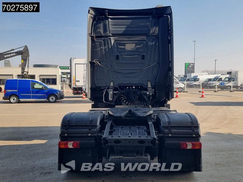 Mercedes-Benz Actros 1851 4X2 BigSpace 2x Tanks - Vetopöytäauto: kuva Mercedes-Benz Actros 1851 4X2 BigSpace 2x Tanks - Vetopöytäauto Mercedes-Benz Actros 1851 4X2 BigSpace 2x Tanks - Vetopöytäauto: kuva Mercedes-Benz Actros 1851 4X2 BigSpace 2x Tanks - Vetopöytäauto