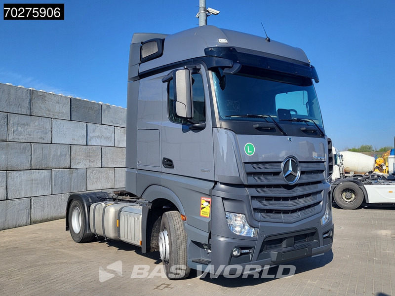 Mercedes-Benz Actros 1851 4X2 BigSpace 2xTanks Euro 6 - Vetopöytäauto: kuva Mercedes-Benz Actros 1851 4X2 BigSpace 2xTanks Euro 6 - Vetopöytäauto Mercedes-Benz Actros 1851 4X2 BigSpace 2xTanks Euro 6 - Vetopöytäauto: kuva Mercedes-Benz Actros 1851 4X2 BigSpace 2xTanks Euro 6 - Vetopöytäauto