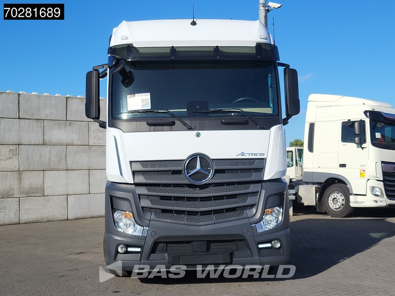Mercedes-Benz Actros 1851 Actros 4X2 BigSpace 2x Tanks - Vetopöytäauto: kuva Mercedes-Benz Actros 1851 Actros 4X2 BigSpace 2x Tanks - Vetopöytäauto Mercedes-Benz Actros 1851 Actros 4X2 BigSpace 2x Tanks - Vetopöytäauto: kuva Mercedes-Benz Actros 1851 Actros 4X2 BigSpace 2x Tanks - Vetopöytäauto