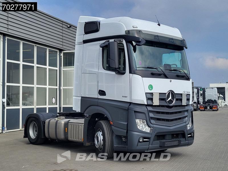 Mercedes-Benz Actros 1851 Actros 4X2 BigSpace 2x Tanks - Vetopöytäauto: kuva Mercedes-Benz Actros 1851 Actros 4X2 BigSpace 2x Tanks - Vetopöytäauto Mercedes-Benz Actros 1851 Actros 4X2 BigSpace 2x Tanks - Vetopöytäauto: kuva Mercedes-Benz Actros 1851 Actros 4X2 BigSpace 2x Tanks - Vetopöytäauto