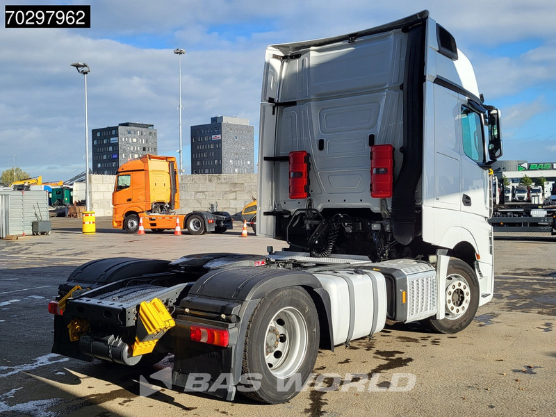 Mercedes-Benz Actros 1851 Actros 4X2 GigaSpace ADR 2xTanks Xenon Euro 6 - Vetopöytäauto: kuva Mercedes-Benz Actros 1851 Actros 4X2 GigaSpace ADR 2xTanks Xenon Euro 6 - Vetopöytäauto Mercedes-Benz Actros 1851 Actros 4X2 GigaSpace ADR 2xTanks Xenon Euro 6 - Vetopöytäauto: kuva Mercedes-Benz Actros 1851 Actros 4X2 GigaSpace ADR 2xTanks Xenon Euro 6 - Vetopöytäauto