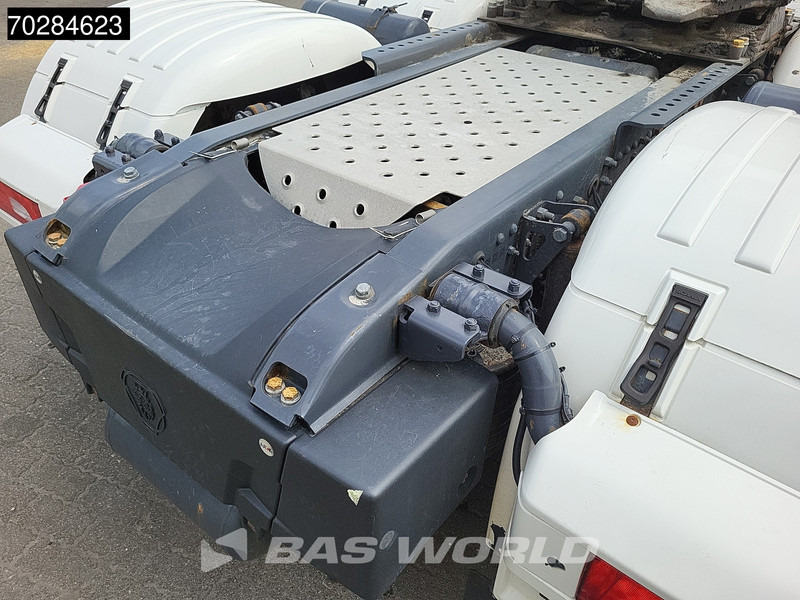 Vetopöytäauto Scania S650 S 6X2 Retarder Liftachse Full-Air Leather Alcoa's: kuva Vetopöytäauto Scania S650 S 6X2 Retarder Liftachse Full-Air Leather Alcoa's