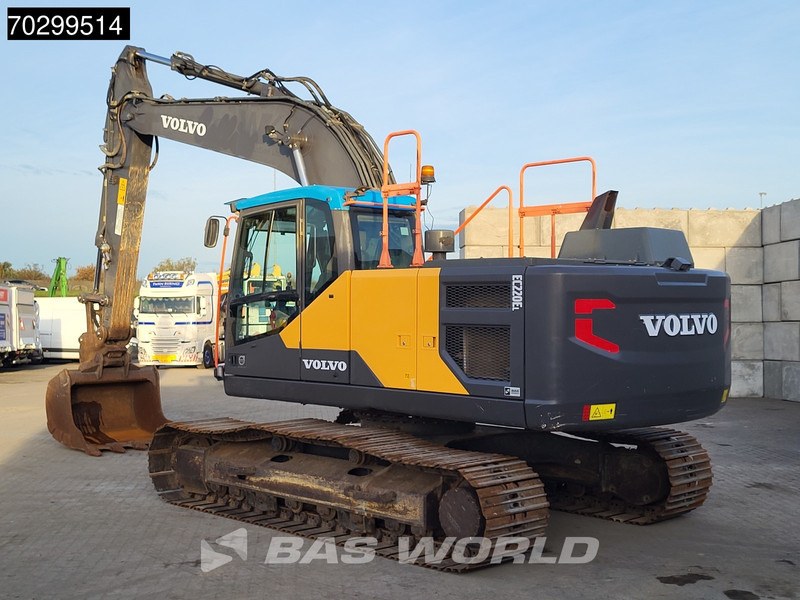 Volvo EC220 E L - Telakaivukone: kuva Volvo EC220 E L - Telakaivukone Volvo EC220 E L - Telakaivukone: kuva Volvo EC220 E L - Telakaivukone
