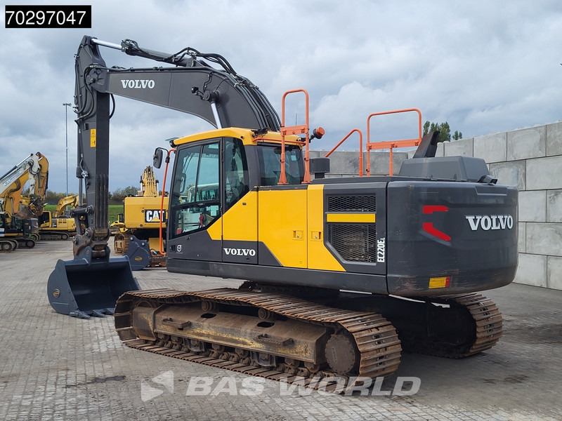 Volvo EC220 E L - Telakaivukone: kuva Volvo EC220 E L - Telakaivukone Volvo EC220 E L - Telakaivukone: kuva Volvo EC220 E L - Telakaivukone
