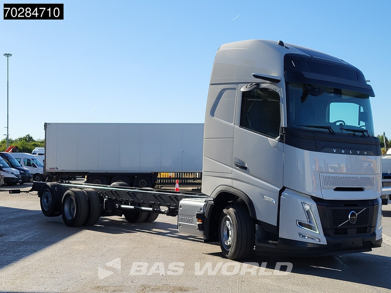Volvo FH 62 R AERO 6X2 NEW Horsetruck chassis Lift+Lenkachse Dynamic Steering Mirror cam Euro 6 - Kuorma-auto alusta: kuva Volvo FH 62 R AERO 6X2 NEW Horsetruck chassis Lift+Lenkachse Dynamic Steering Mirror cam Euro 6 - Kuorma-auto alusta Volvo FH 62 R AERO 6X2 NEW Horsetruck chassis Lift+Lenkachse Dynamic Steering Mirror cam Euro 6 - Kuorma-auto alusta: kuva Volvo FH 62 R AERO 6X2 NEW Horsetruck chassis Lift+Lenkachse Dynamic Steering Mirror cam Euro 6 - Kuorma-auto alusta