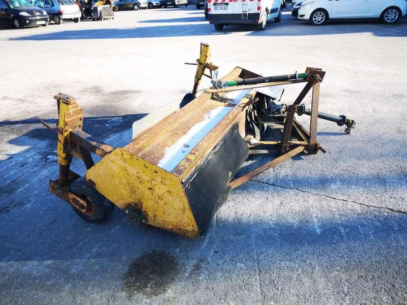 BALAIS 3 POINTS - Harjakone: kuva BALAIS 3 POINTS - Harjakone BALAIS 3 POINTS - Harjakone: kuva BALAIS 3 POINTS - Harjakone