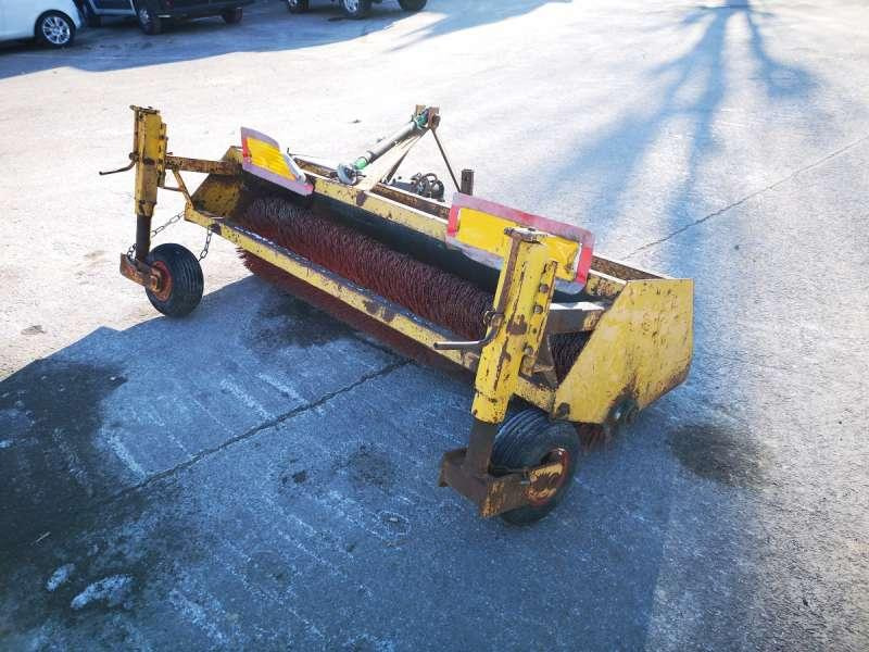 BALAIS 3 POINTS - Harjakone: kuva BALAIS 3 POINTS - Harjakone BALAIS 3 POINTS - Harjakone: kuva BALAIS 3 POINTS - Harjakone