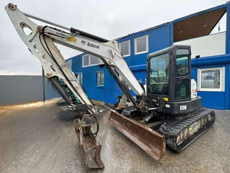 Bobcat E50 - Minikuormaaja: kuva Bobcat E50 - Minikuormaaja Bobcat E50 - Minikuormaaja: kuva Bobcat E50 - Minikuormaaja