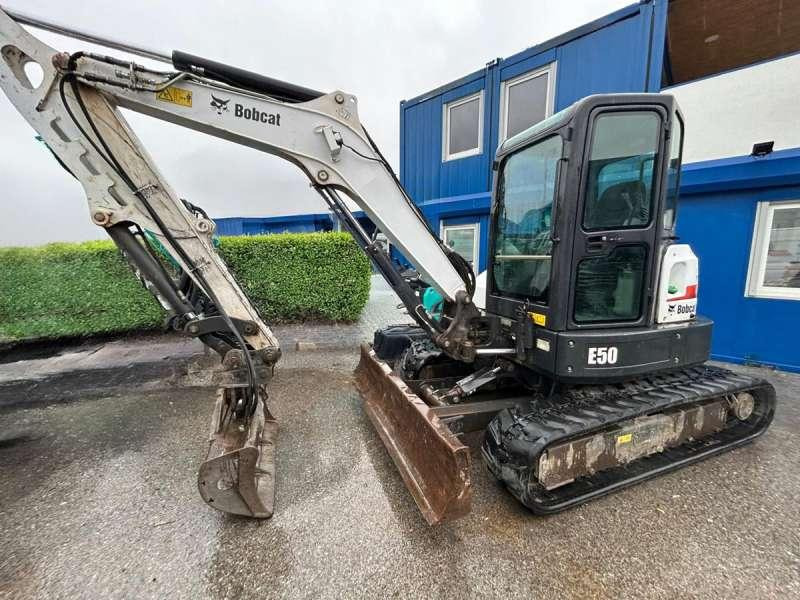 Bobcat E50 - Minikuormaaja: kuva Bobcat E50 - Minikuormaaja Bobcat E50 - Minikuormaaja: kuva Bobcat E50 - Minikuormaaja