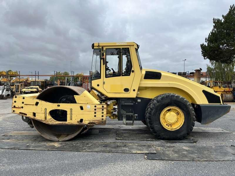 Bomag BW219DH4 - Yhdistelmäjyrä: kuva Bomag BW219DH4 - Yhdistelmäjyrä Bomag BW219DH4 - Yhdistelmäjyrä: kuva Bomag BW219DH4 - Yhdistelmäjyrä