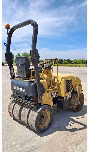 Caterpillar Compacteur Mixte / Bille et pneus CB225D - Yhdistelmäjyrä: kuva Caterpillar Compacteur Mixte / Bille et pneus CB225D - Yhdistelmäjyrä Caterpillar Compacteur Mixte / Bille et pneus CB225D - Yhdistelmäjyrä: kuva Caterpillar Compacteur Mixte / Bille et pneus CB225D - Yhdistelmäjyrä