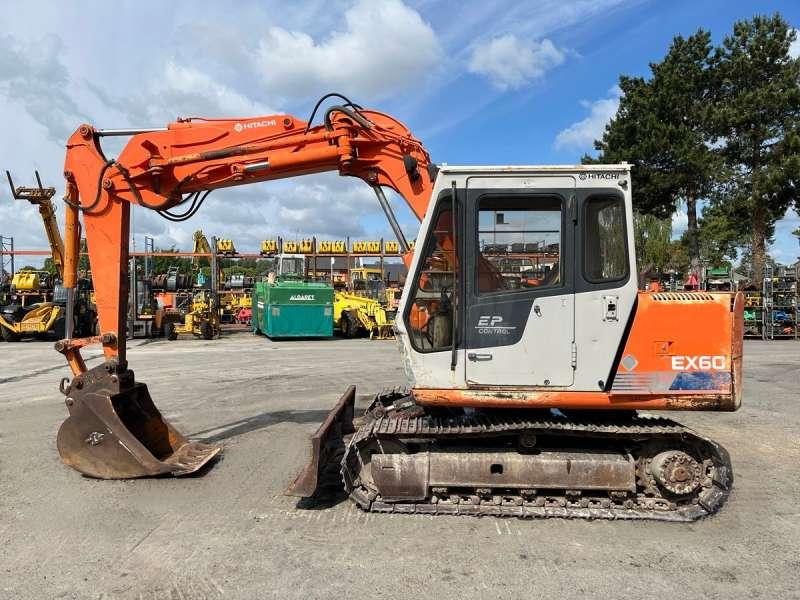 Hitachi EX60 - Telakaivukone: kuva Hitachi EX60 - Telakaivukone Hitachi EX60 - Telakaivukone: kuva Hitachi EX60 - Telakaivukone