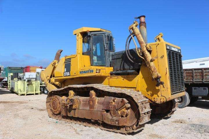 Komatsu Bulldozer D375A-1 - Puskutraktori: kuva Komatsu Bulldozer D375A-1 - Puskutraktori Komatsu Bulldozer D375A-1 - Puskutraktori: kuva Komatsu Bulldozer D375A-1 - Puskutraktori