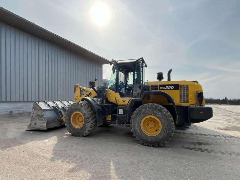 Komatsu WA320-7 - Pyöräkuormaaja: kuva Komatsu WA320-7 - Pyöräkuormaaja Komatsu WA320-7 - Pyöräkuormaaja: kuva Komatsu WA320-7 - Pyöräkuormaaja