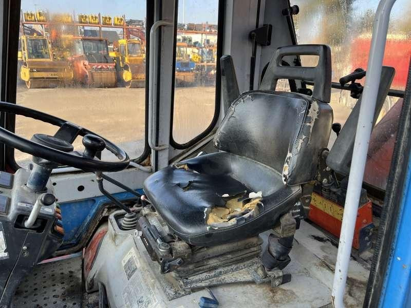 Kaivuri-trukki Kubota R520: kuva Kaivuri-trukki Kubota R520