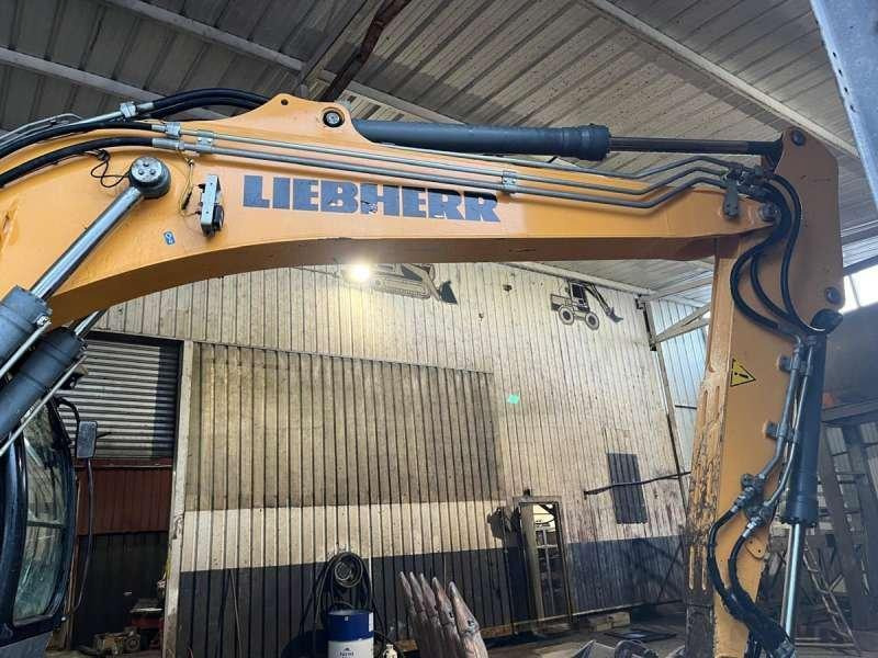 Liebherr R926 COMPACT LC - Telakaivukone: kuva Liebherr R926 COMPACT LC - Telakaivukone Liebherr R926 COMPACT LC - Telakaivukone: kuva Liebherr R926 COMPACT LC - Telakaivukone