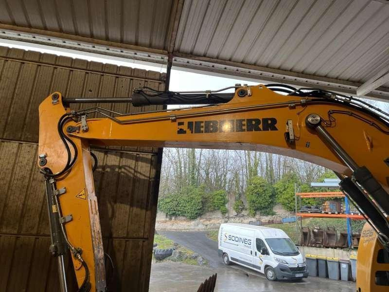 Liebherr R926 COMPACT LC - Telakaivukone: kuva Liebherr R926 COMPACT LC - Telakaivukone Liebherr R926 COMPACT LC - Telakaivukone: kuva Liebherr R926 COMPACT LC - Telakaivukone