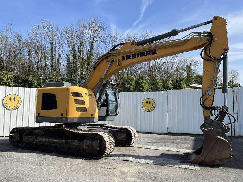 Liebherr R926 COMPACT LC - Telakaivukone: kuva Liebherr R926 COMPACT LC - Telakaivukone Liebherr R926 COMPACT LC - Telakaivukone: kuva Liebherr R926 COMPACT LC - Telakaivukone