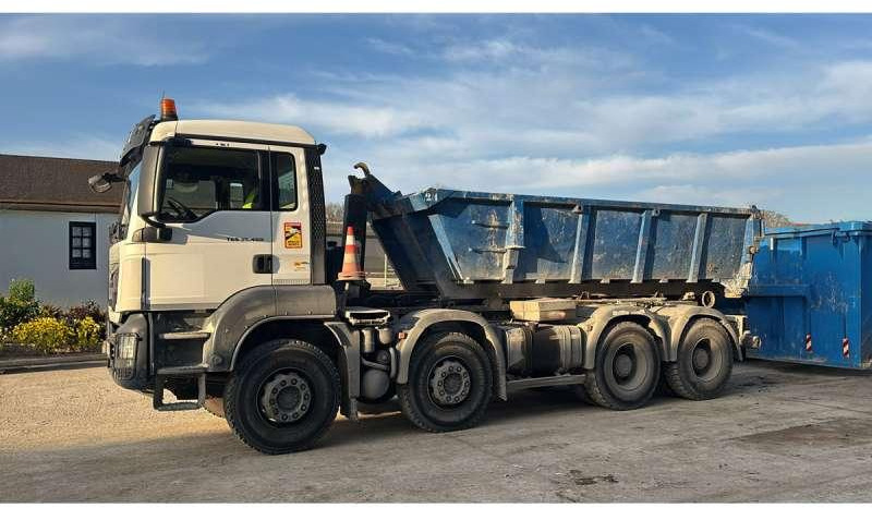MAN TGS 35.460 8X4 - Koukkulava kuorma-auto: kuva MAN TGS 35.460 8X4 - Koukkulava kuorma-auto MAN TGS 35.460 8X4 - Koukkulava kuorma-auto: kuva MAN TGS 35.460 8X4 - Koukkulava kuorma-auto