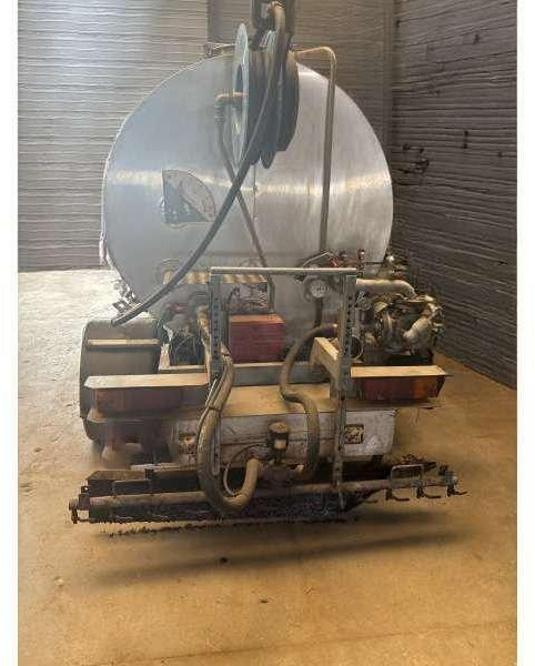 Mercedes 410 A EMULSION + TREMI GRAVILLON - Bitumin levittäjä: kuva Mercedes 410 A EMULSION + TREMI GRAVILLON - Bitumin levittäjä Mercedes 410 A EMULSION + TREMI GRAVILLON - Bitumin levittäjä: kuva Mercedes 410 A EMULSION + TREMI GRAVILLON - Bitumin levittäjä