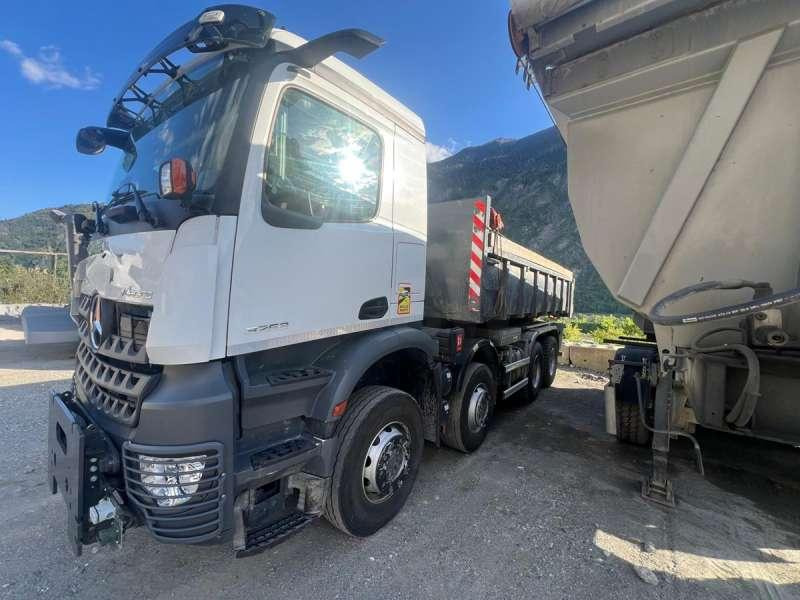 Mercedes AROCS 3253 8X4 - Kippiauto kuorma-auto: kuva Mercedes AROCS 3253 8X4 - Kippiauto kuorma-auto Mercedes AROCS 3253 8X4 - Kippiauto kuorma-auto: kuva Mercedes AROCS 3253 8X4 - Kippiauto kuorma-auto